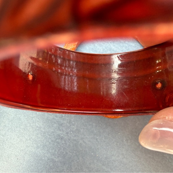 Vintage 1970s Carved Bangles Set in Red and Brown - Picture 5 of 12